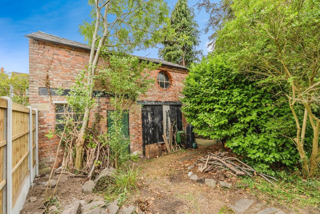 Property photo 3 of 18 Coach House
