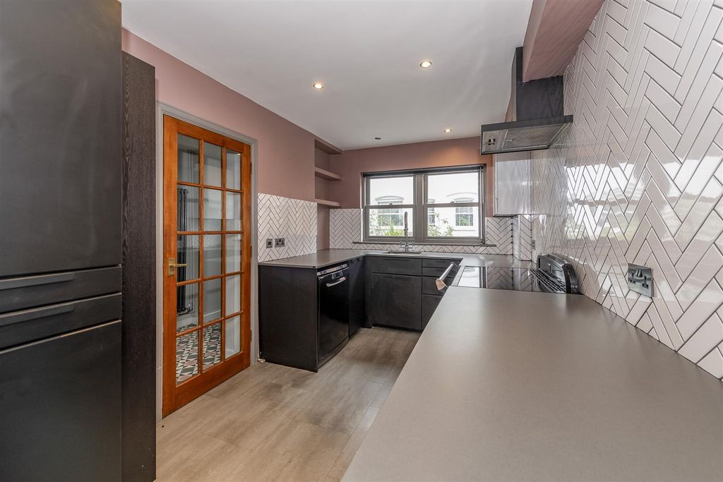 Property photo 2 of 23 02.Jpg