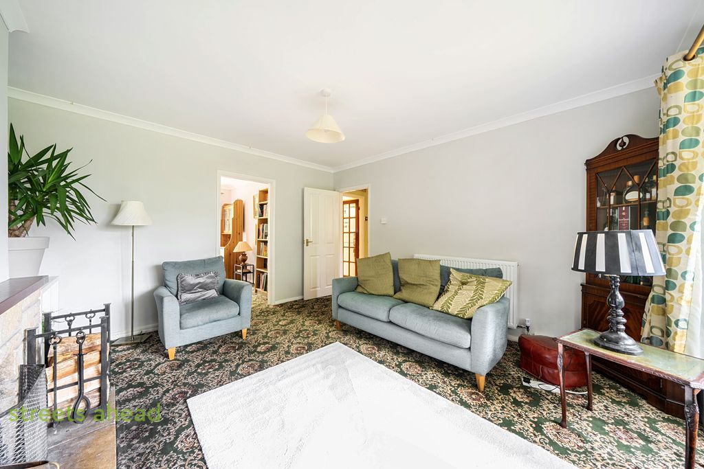 Property photo 2 of 18 Af8B40Ae-32dc-4F0...