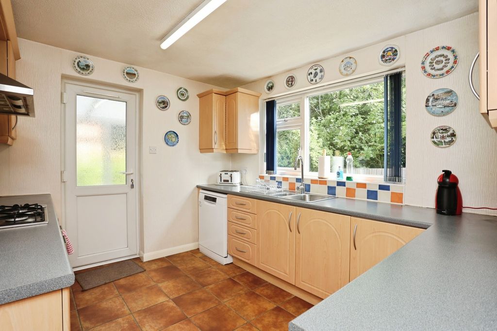 Property photo 3 of 17 Photo