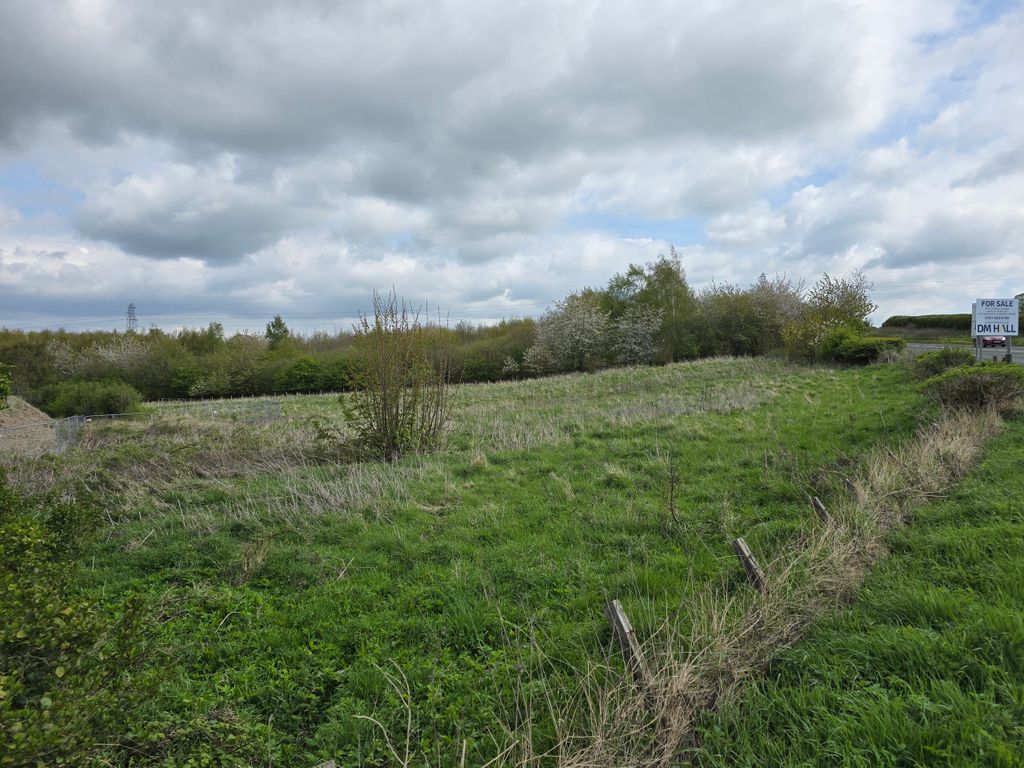 Property photo 3 of 10 3. Plot 3