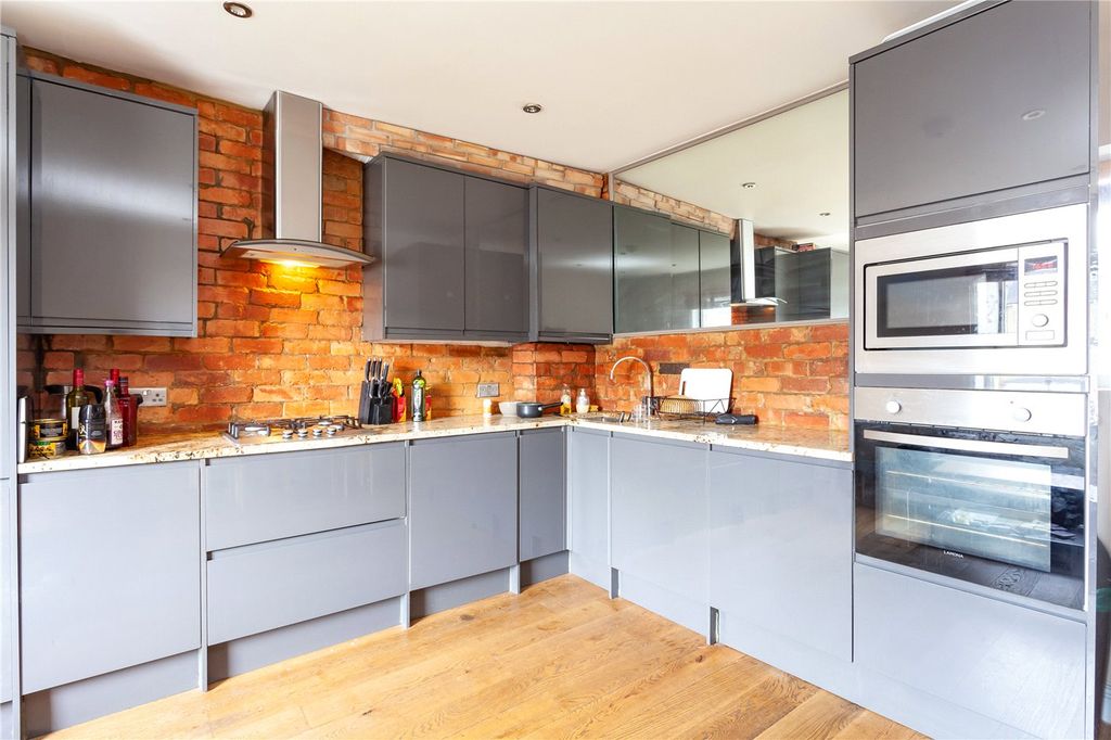 Property photo 3 of 10 Picture No. 12