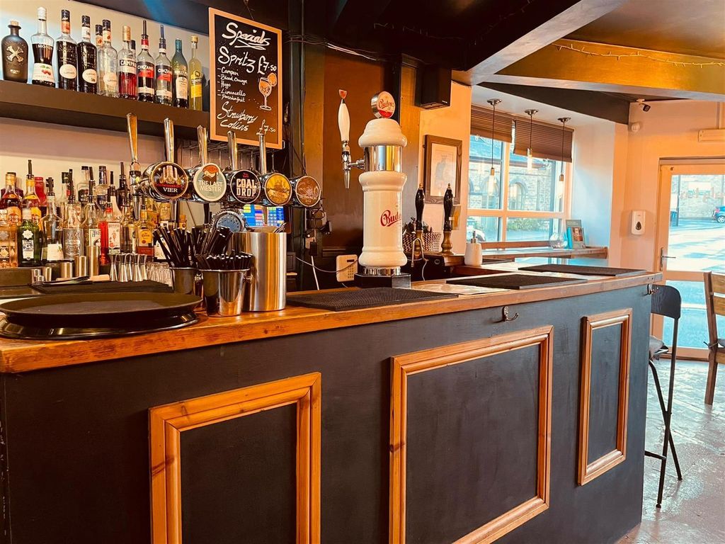 Property photo 1 of 7 Photo 0