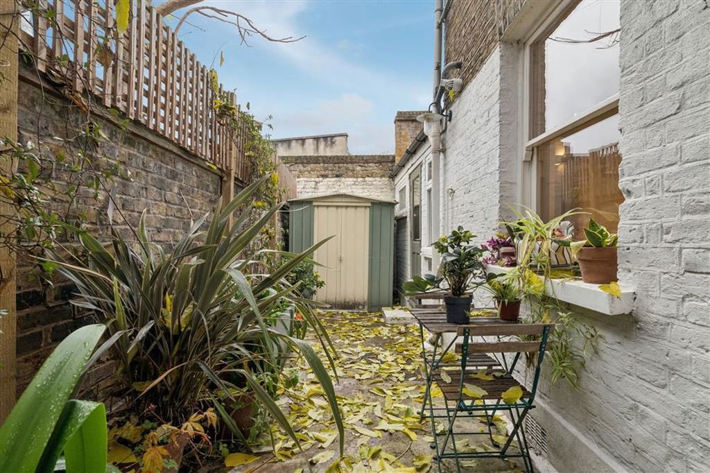 Property photo 2 of 8