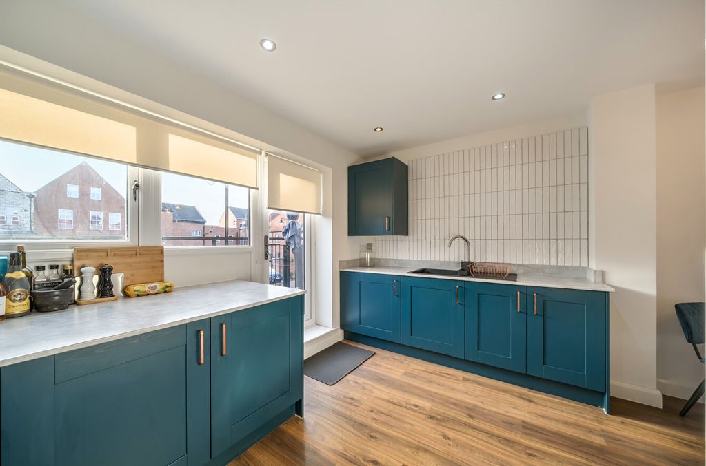 Property photo 3 of 19 1394148-2-695F97B...