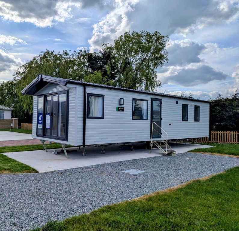 Property photo 1 of 6 Manor 7.Jpg