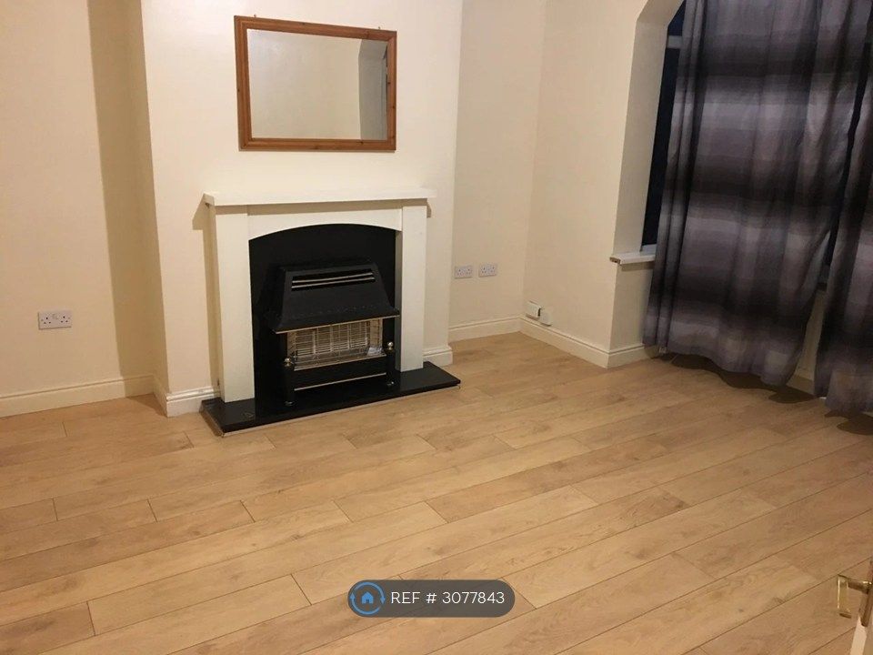 Property photo 2 of 9 Living Room