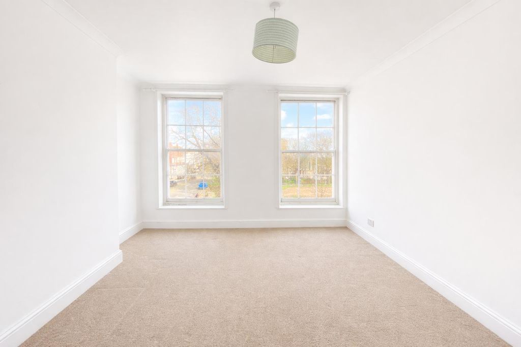 Property photo 2 of 6 C5C45F50-B9Fe-40EE-9937-897EE7Da04F7.Png