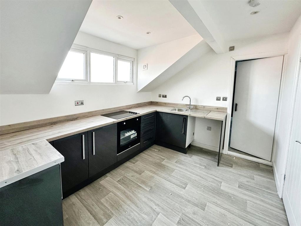 Property photo 3 of 16 Kitchen