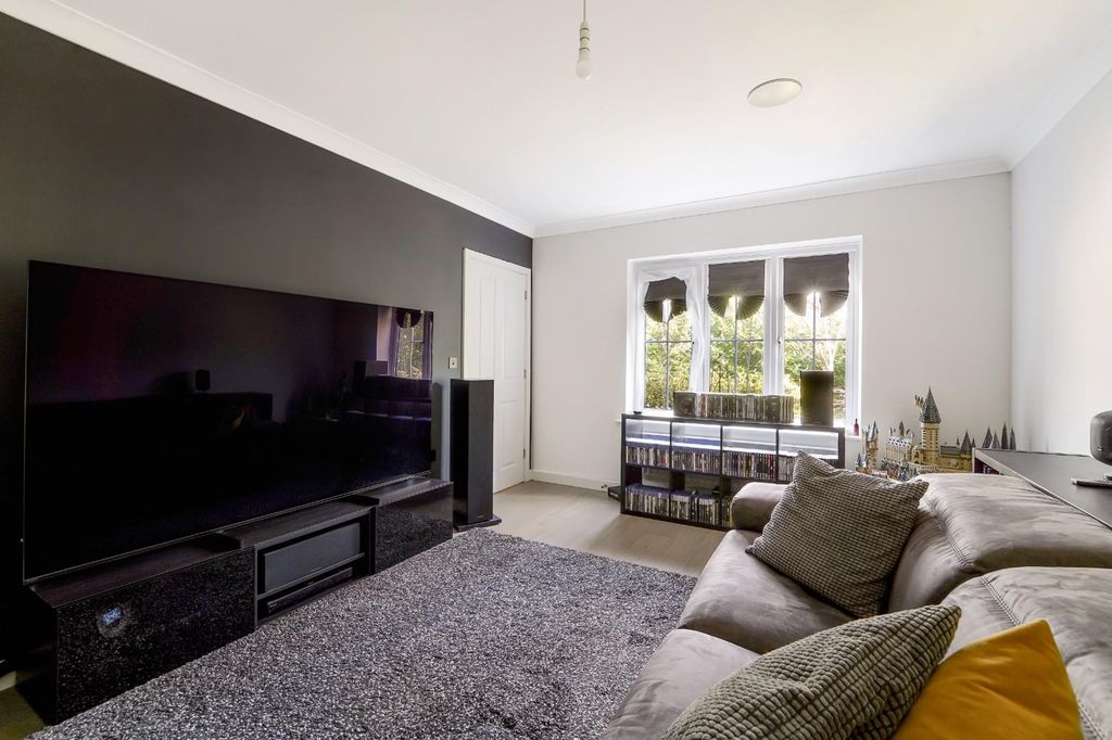 Property photo 2 of 18 Preston Manor Road (9).Jpg