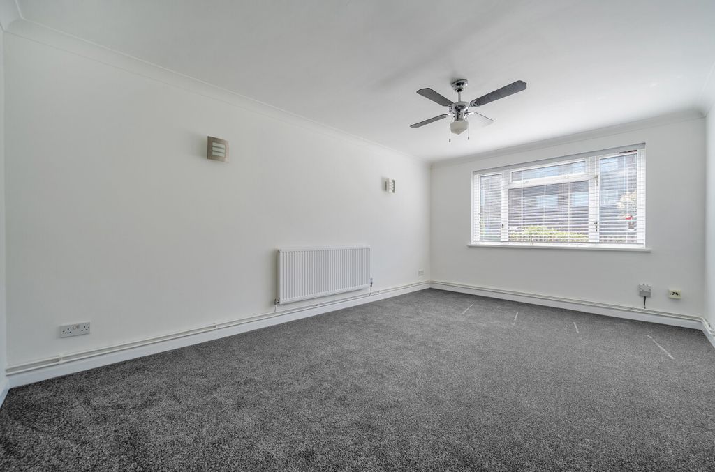 Property photo 3 of 11 1450814-1-69E8d78...