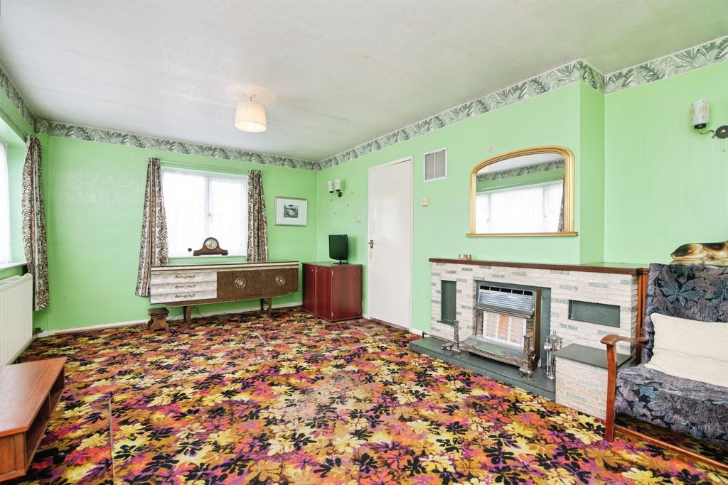 Property photo 2 of 19