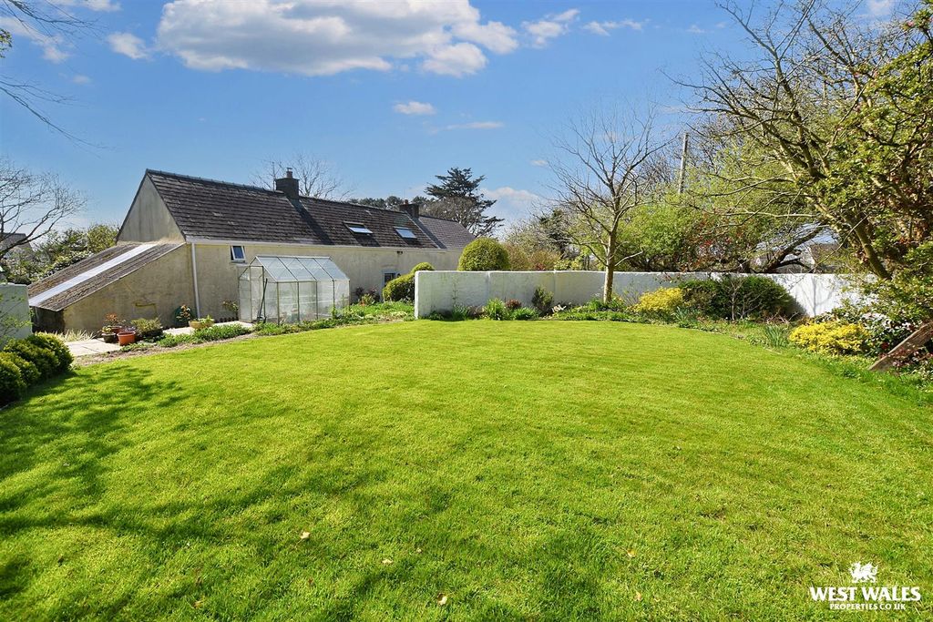 Property photo 2 of 23 27 (2).Jpg