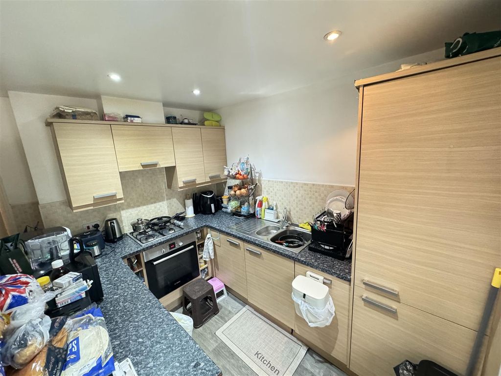 Additional image 4 of 2 bed flat for saleCircular Road South, Colchester CO2