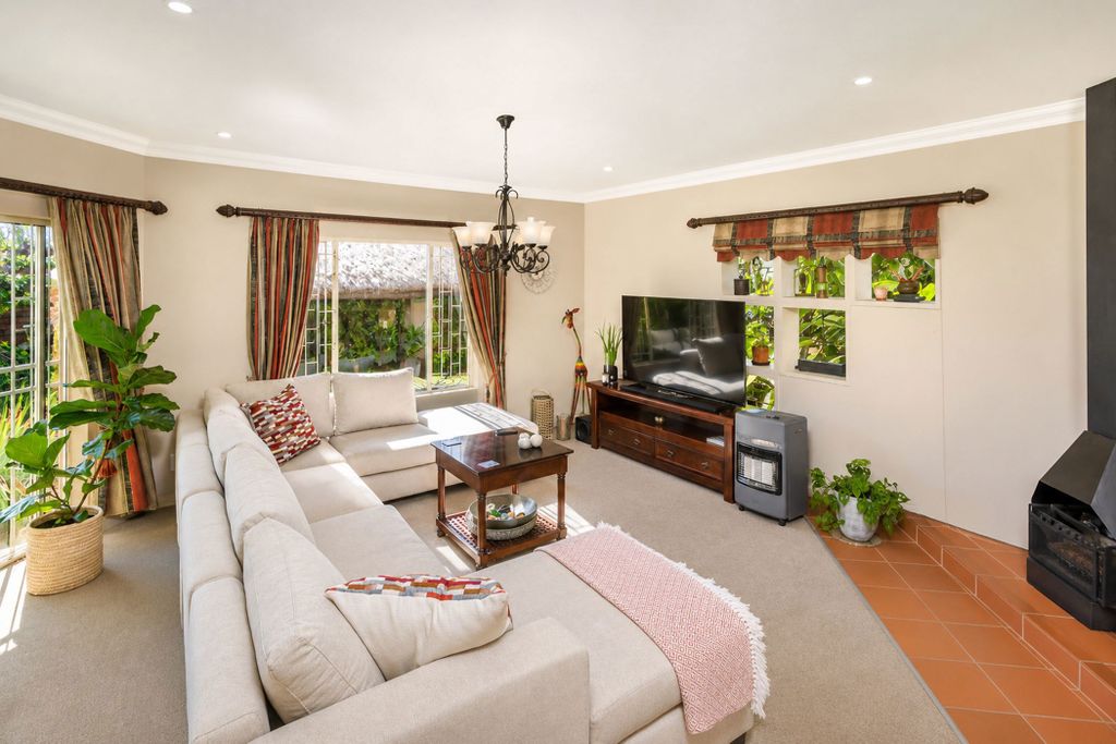 Property photo 2 of 63