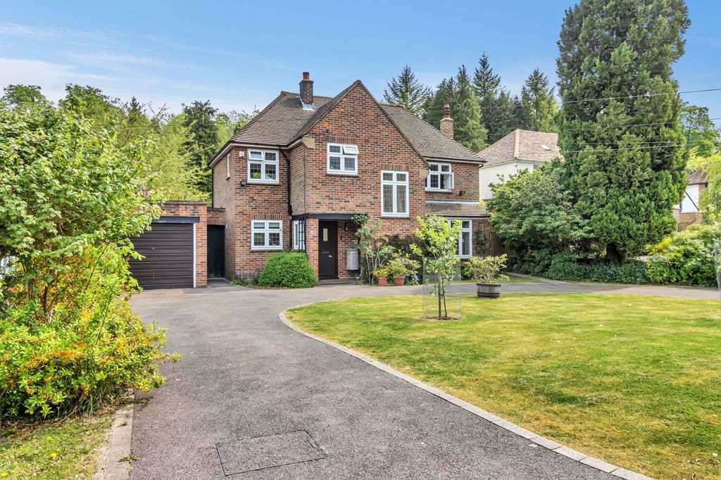 Property photo 2 of 40