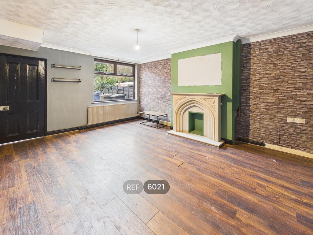 Property photo 3 of 21 Dining Room