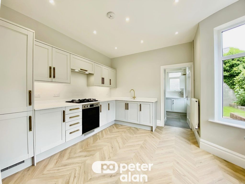 Property photo 3 of 19 Image