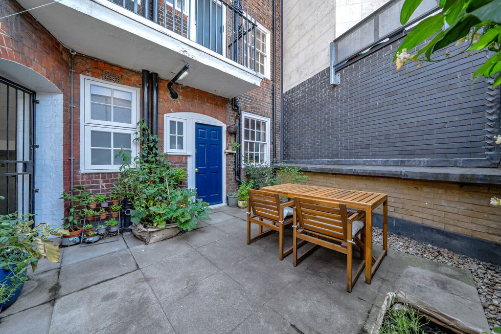 Property photo 1 of 19 4-6A707B0c4Bebd-1...