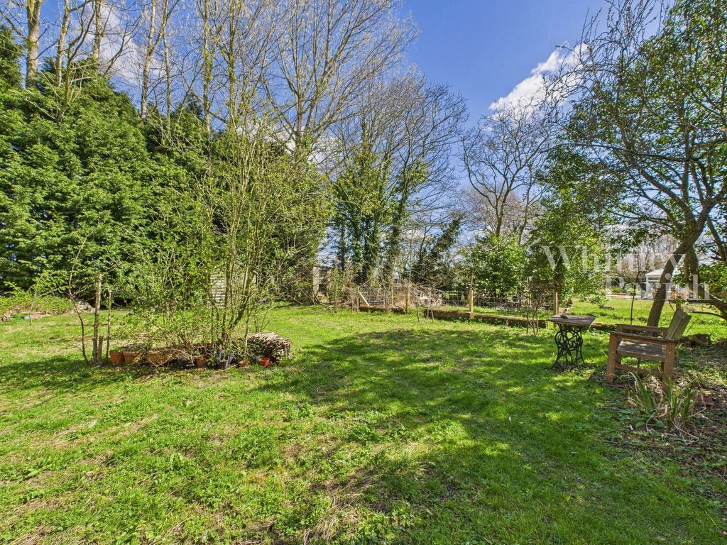 Property photo 3 of 25