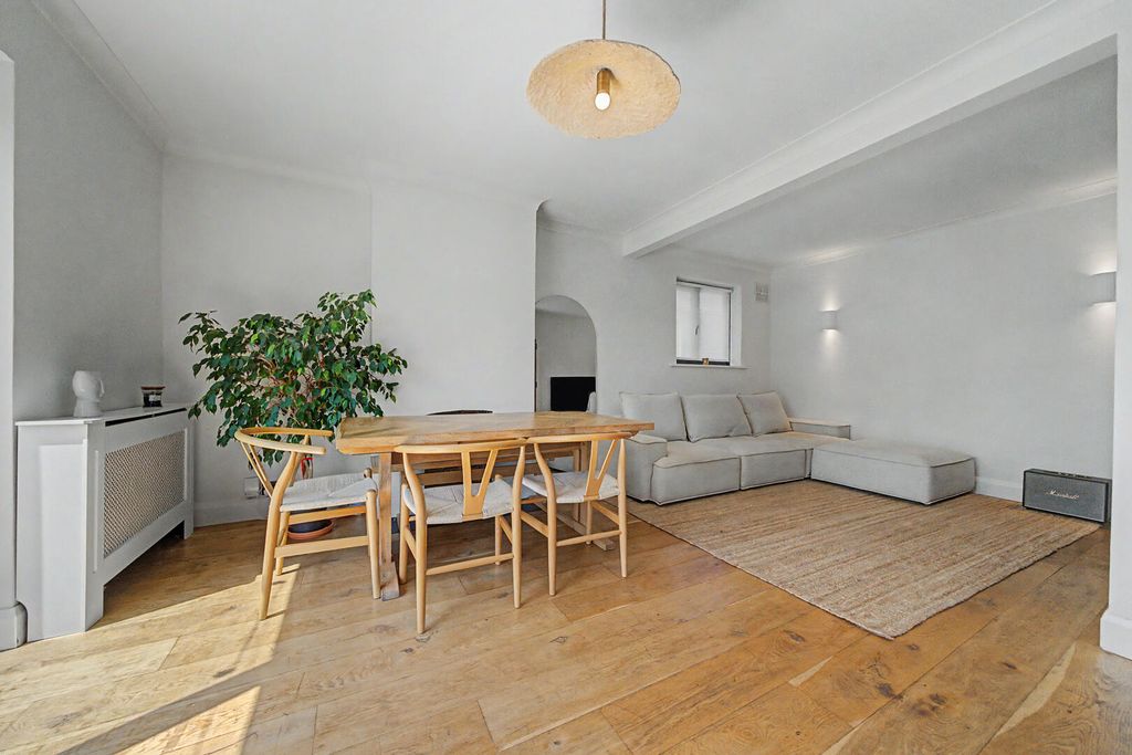 Property photo 3 of 20 Dining Room