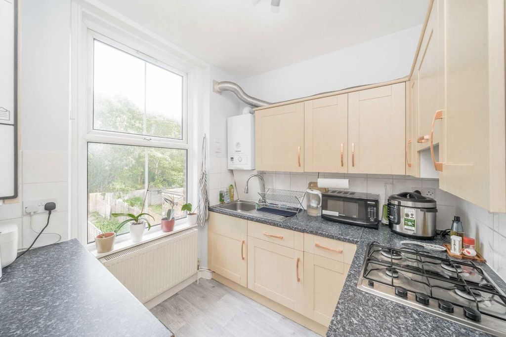 Property photo 3 of 5