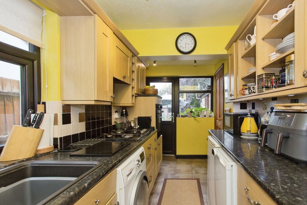 Property photo 3 of 22 Pbox-Img.Jpg