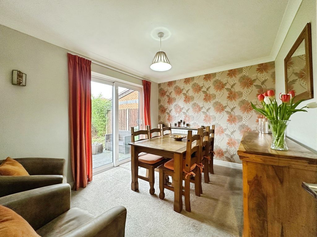 Property photo 3 of 17 Photo 8