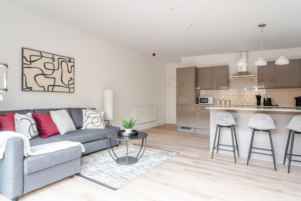 Property photo 1 of 7 01