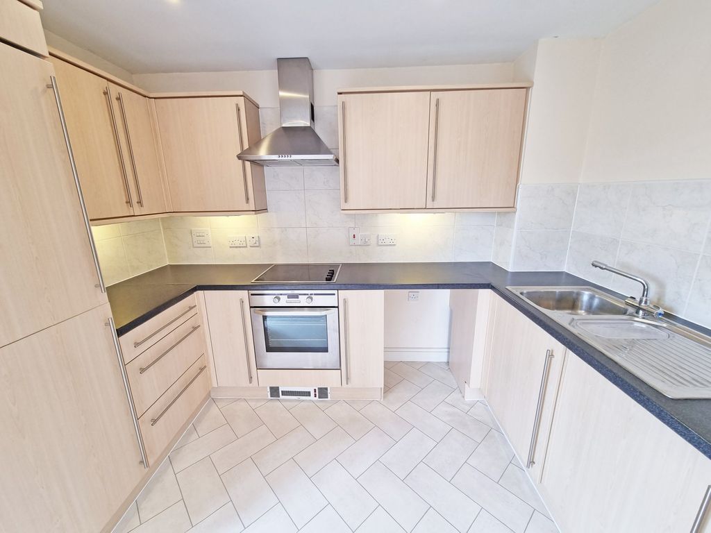 Property photo 2 of 7 Kitchen