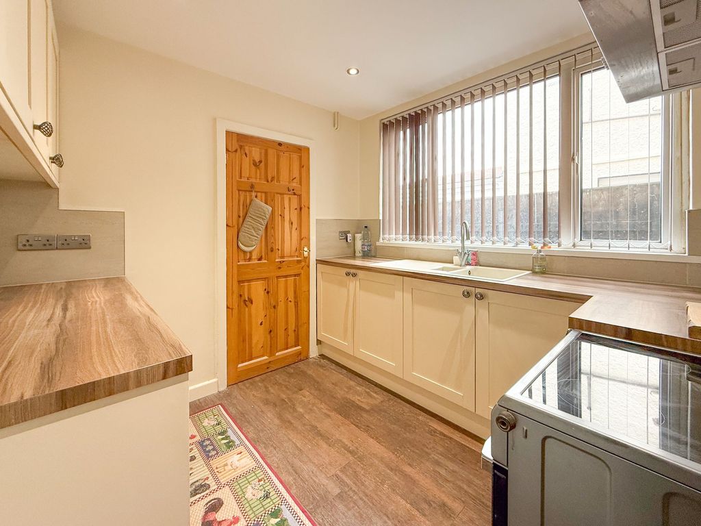 Property photo 2 of 44