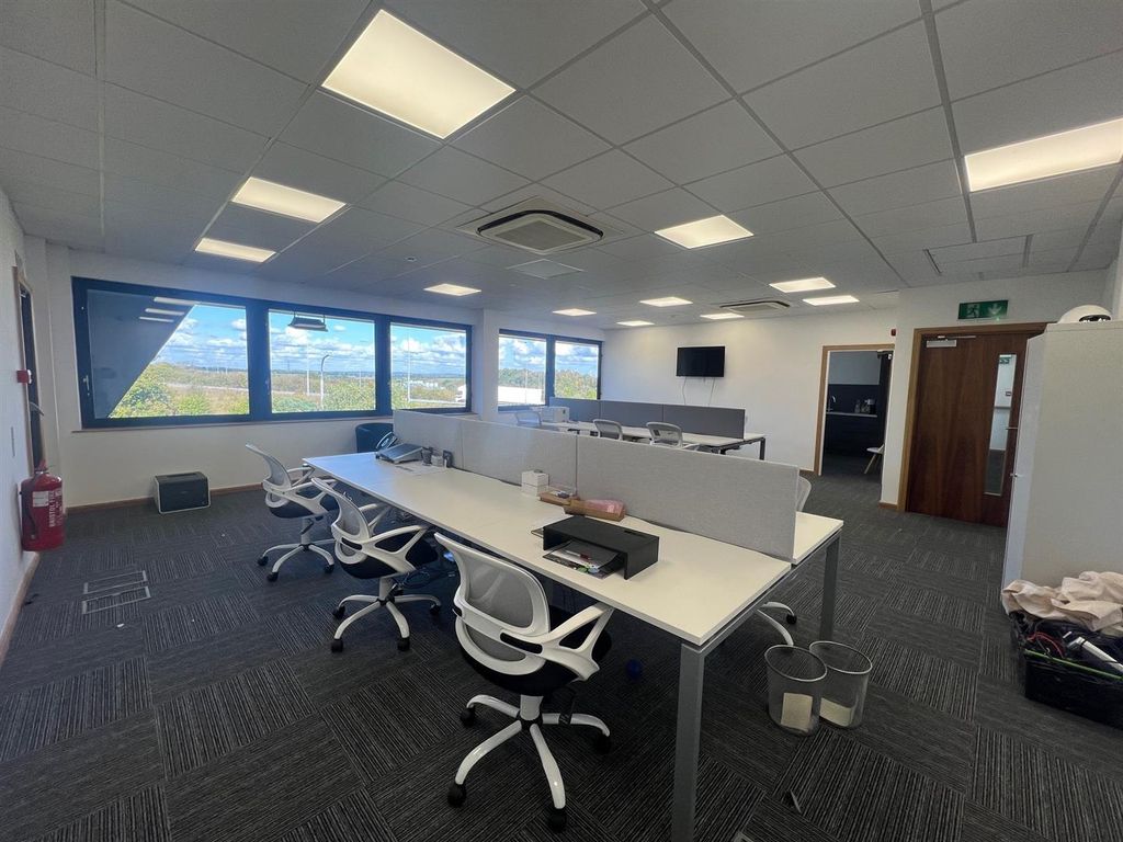 Property photo 3 of 8 4.Jpg