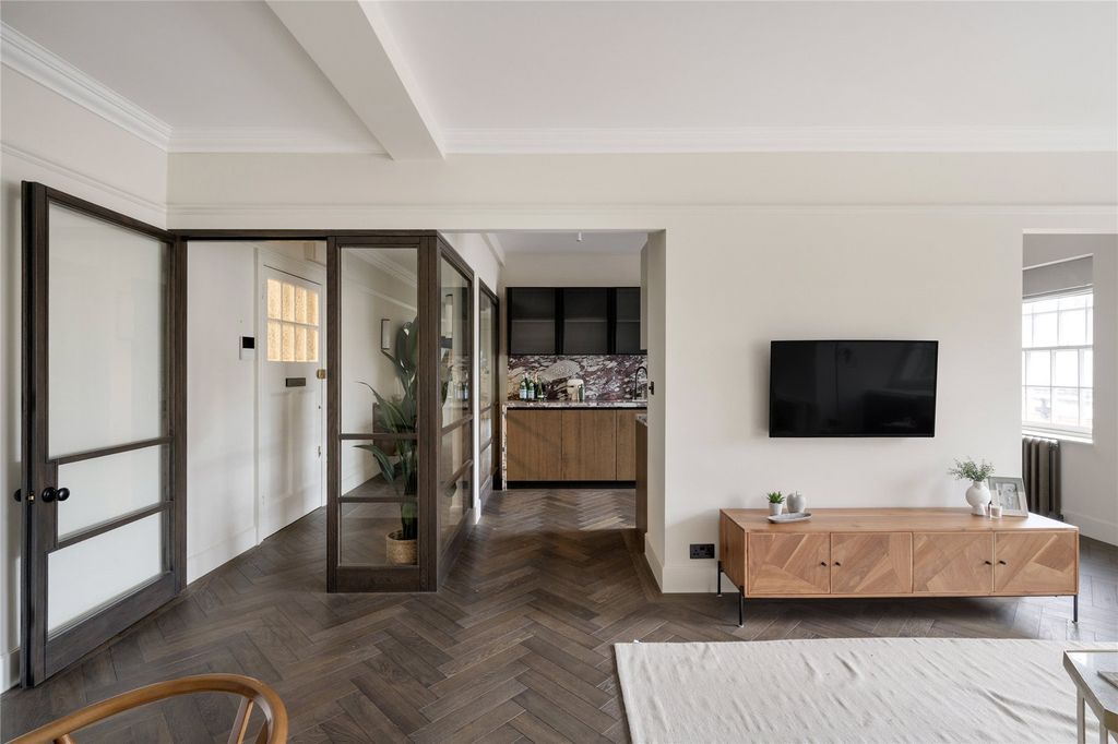 Property photo 3 of 16 Picture No. 05