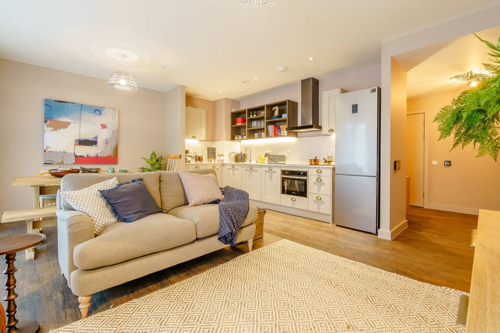 Property photo 1 of 8 6A6c149908599cd38d42729d37E8