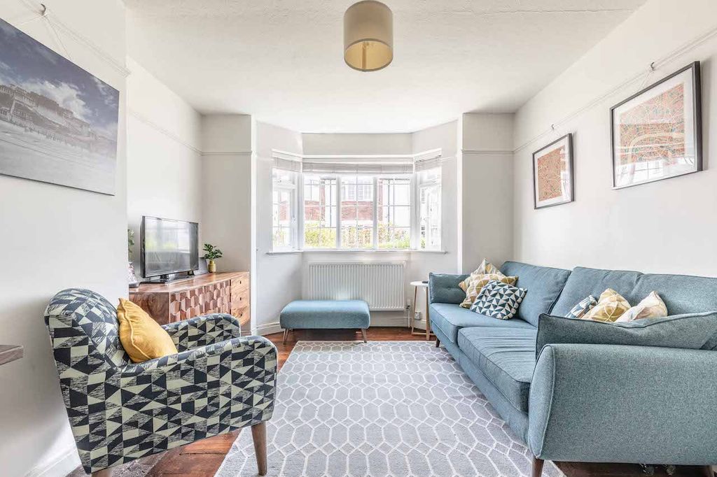 Property photo 2 of 13