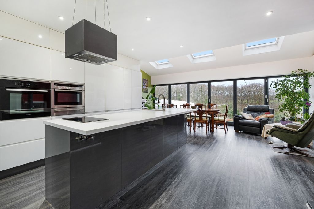 Property photo 2 of 39 Belmont-18