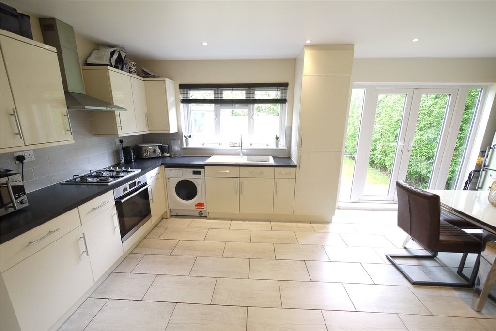 Property photo 2 of 17 Kitchen