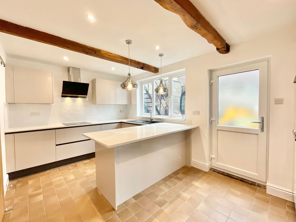 Property photo 2 of 31