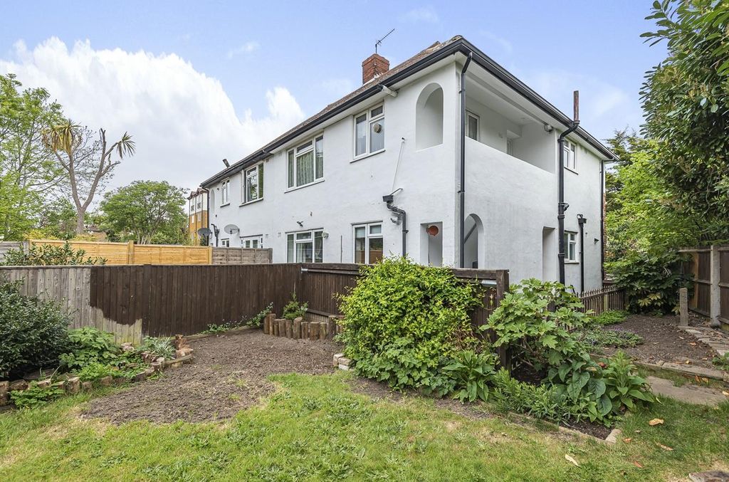 Property photo 2 of 9 S00F2_8.Jpg