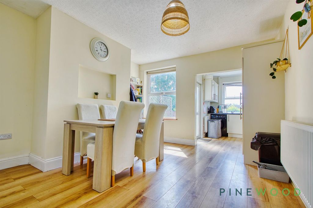 Property photo 3 of 20 Dining Room