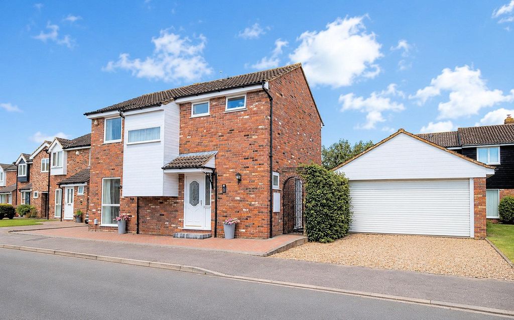 Property photo 1 of 23 33Tythebarnclose-H1.Jpg