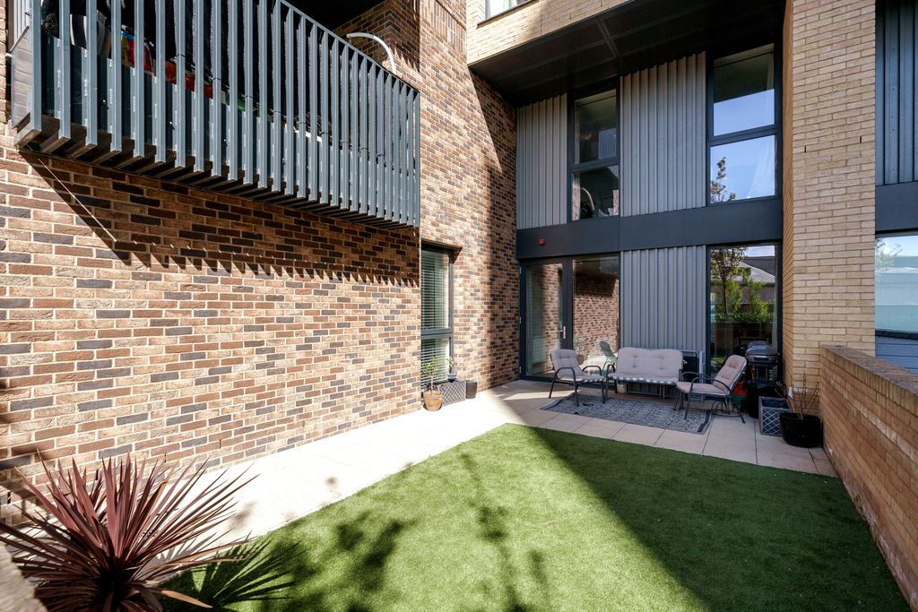 Property photo 3 of 10