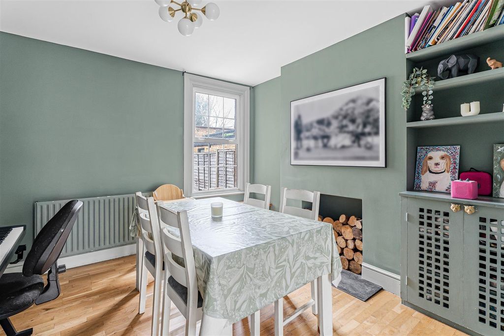 Property photo 3 of 23 23_70172.Jpg