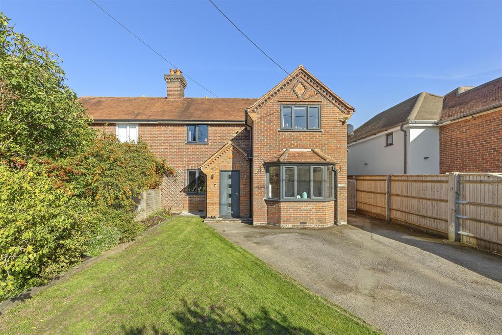 Property photo 1 of 24 Regis, Valley Road, Hp14 4Lw-24.Jpg