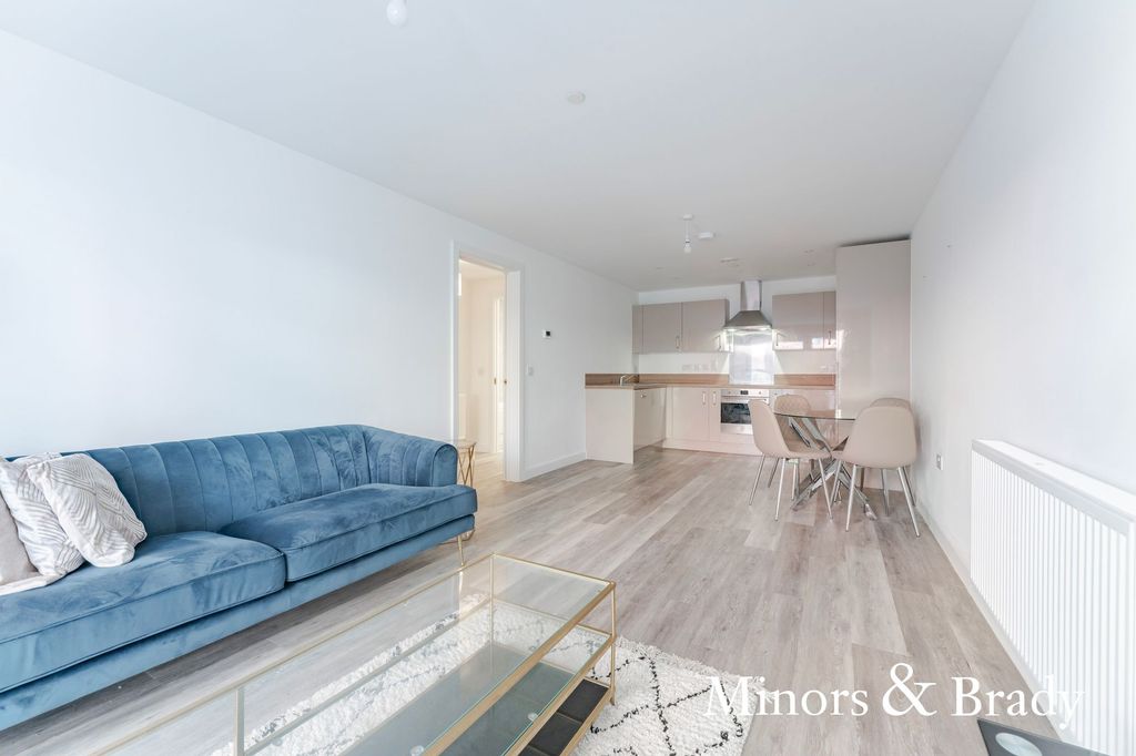 Property photo 2 of 19