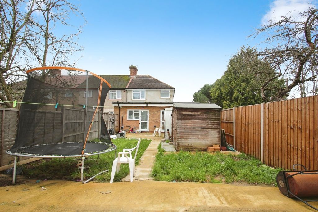 Property photo 3 of 28