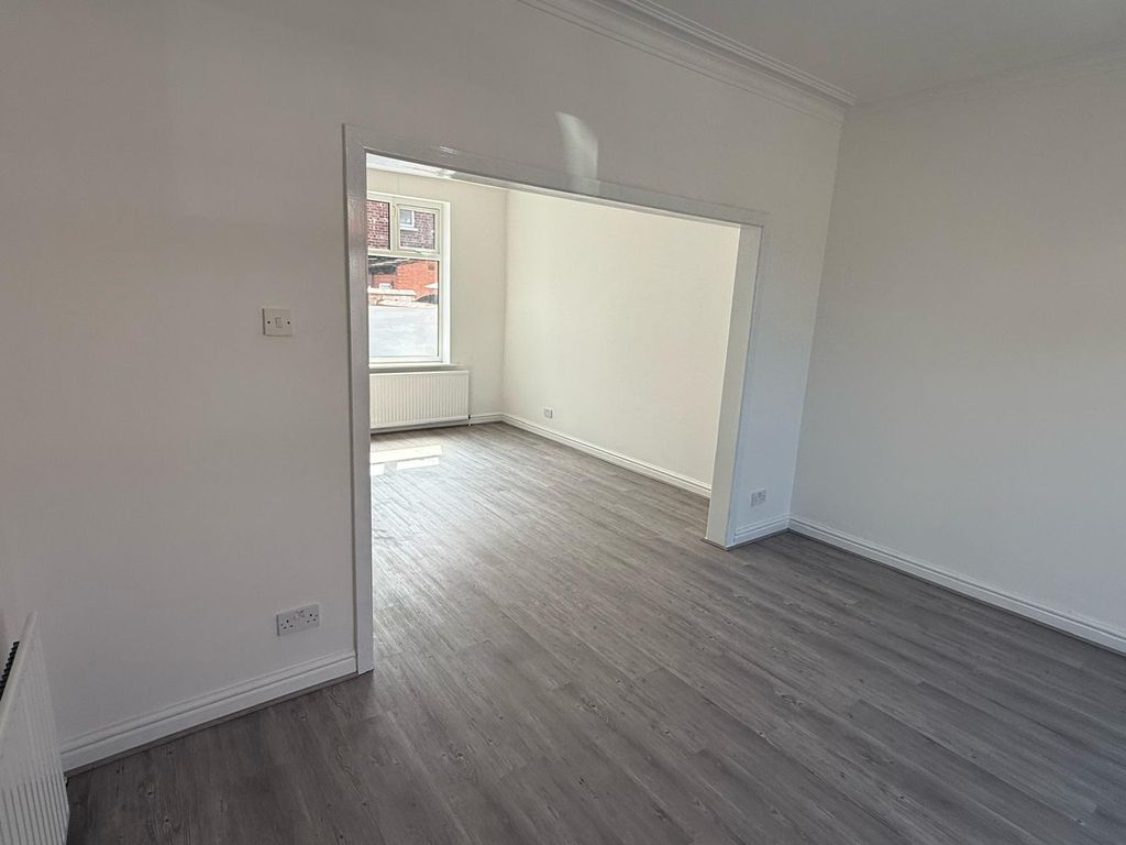 Property photo 3 of 10 Gallery