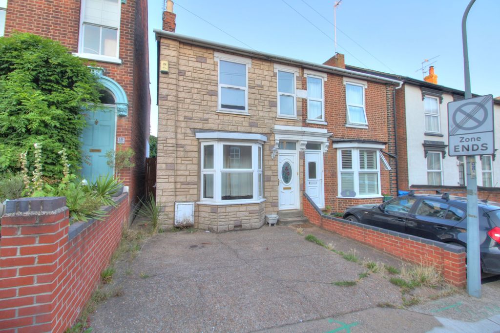 Property photo 3 of 13