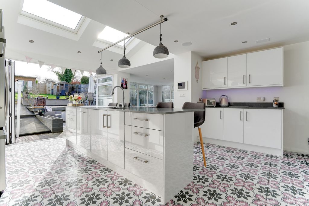 Property photo 3 of 30