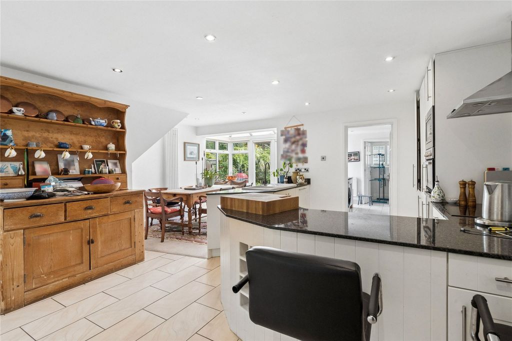 Property photo 2 of 18 Kitchen